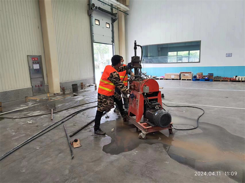 君山厂房地面下沉塌陷注浆加固施工